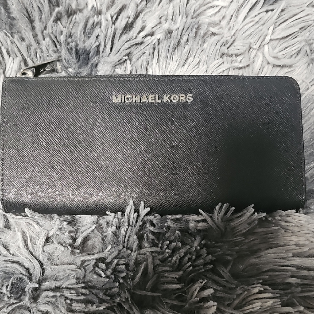 Michael Kors Midnight Black Zip Wallet
